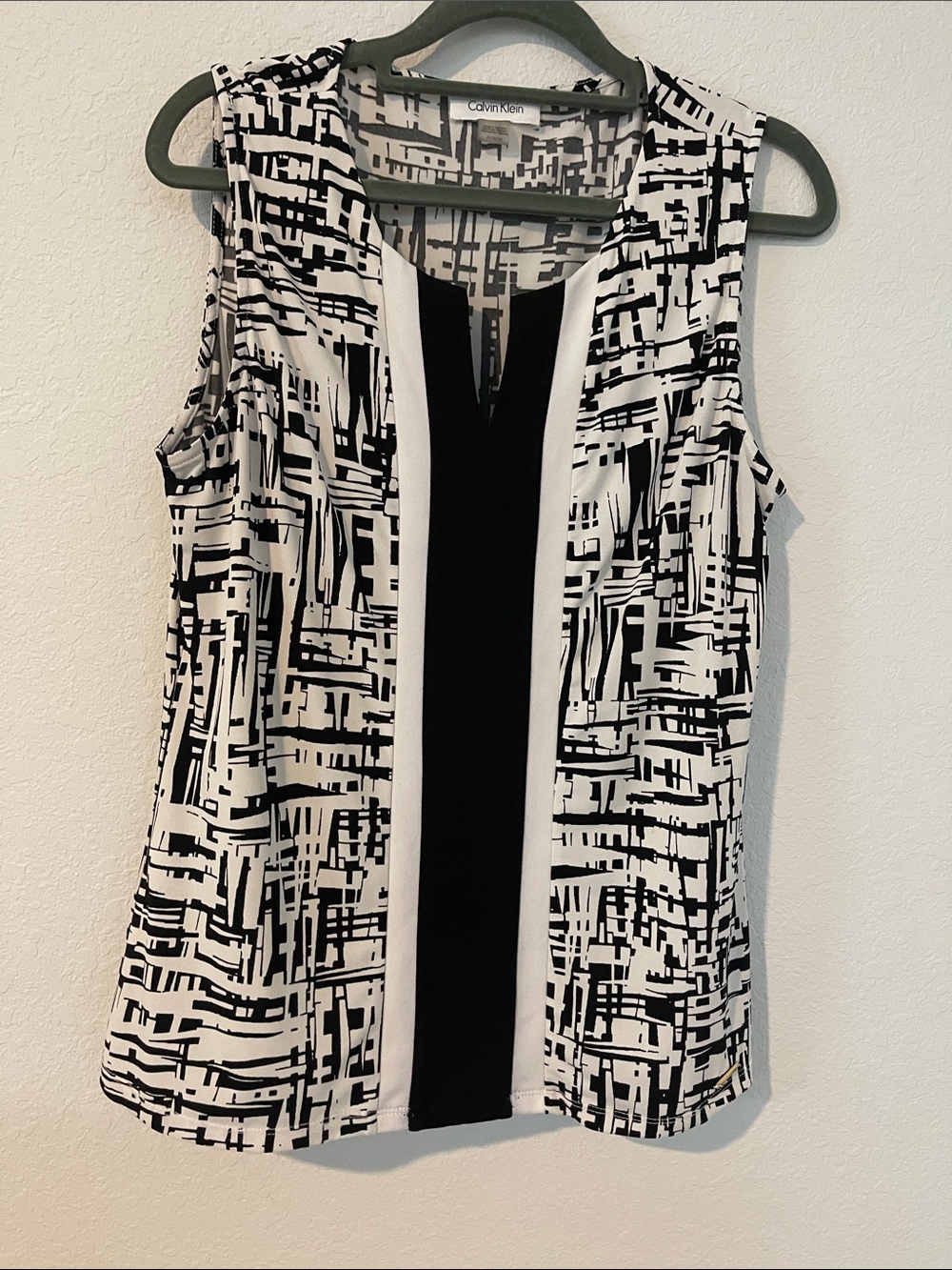 Calvin Klein Black and White‎ Abstract Print Sleeveless Top